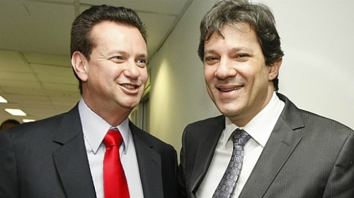 A possível aliança entre o antigo radical de esquerda PT e o “sem lado” PSD, de Gilberto Kassab, fortalece a candidatura do ex-ministro da Educação Fernando Haddad para a prefeitura de São Paulo. A nova parceria é uma tática coerente com a estratégia petista de vencer nas urnas e garantir maioria no Parlamento à base do custe o que custar. - Foto:correiodobrasil