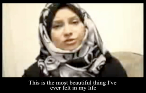 Asmaa Mahfouz, do Movimento Juvenil 06 de abril, publicou um vídeo no Facebook no dia 18 de janeiro, convocando os jovens do Egito a irem às ruas contra Mubarak - Foto:loveandtrash.com