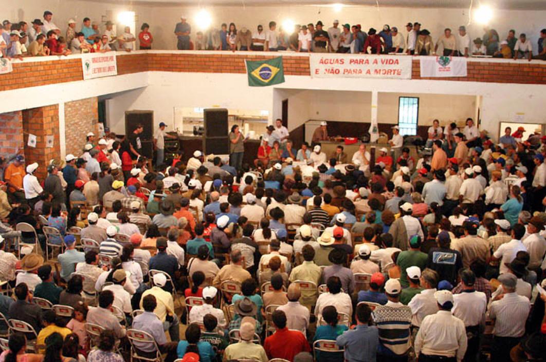 A instância de participação popular, deve ir, pouco a pouco, ocupando os espaços hoje destinados aos políticos profissionais  - Foto: