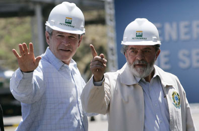 O peão e o herdeiro político se encontram na locomotiva do país, visitam o orgulho nacional e preparam a 10ª economia para ser uma plataforma de exportação de etanol para o Império.  - Foto: