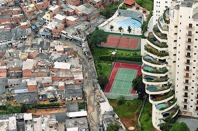 La estructura de clases se manifiesta de forma más amplia sobre todo lo que se distribuye desigualmente. - Foto:Google