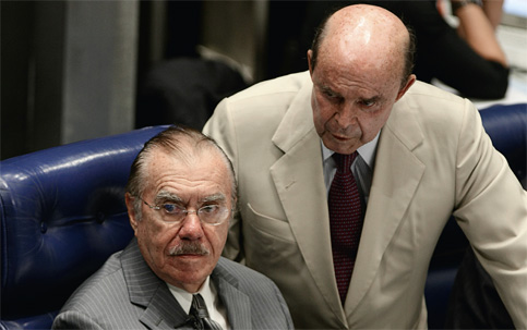 Este dois homens, Francisco Dornelles e José Ribamar Sarney, coordenam a Comissão de Reforma para pouco ou nada modificar na lei eleitoral e no sistema de representação do Brasil. Legislar em causa própria é a prática corriqueira entre nossos supostos representantes.  - Foto:IstoÉ