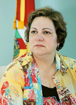 A ex-sindicalista Mariza Abreu; foi diretora do Cpers e secretária de assuntos educacionais da CNTE. Seguindo a norma da traição de classe, a pedagoga educa para o toyotismo social, atirando uma escola contra outra e incentivando a quebra de recorde de produtividade e competição entre companheiros de trabalho. - Foto: