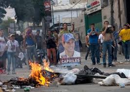 The right-wing opposition has opted for violent protests while his political leader claims for social peace and an institutionalized process  - Foto:oronoticias