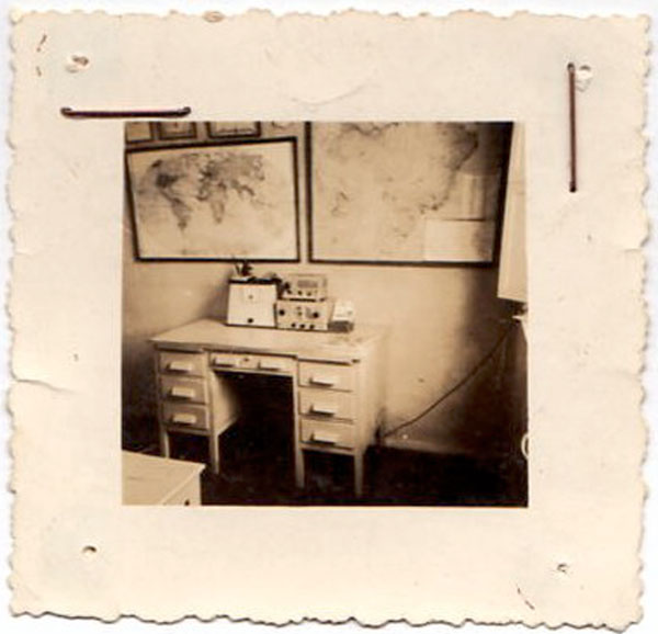 Na luta contra a ditadura militar, surge a vontade de exercer a liberdade na comunicação social. Estúdios de radio-escuta como esse, forjaram a primeira geração do AM.




 - Foto: