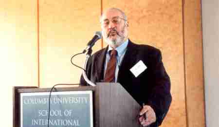 Joseph E. Stieglitz, economista de corte neoliberal, ganhador do Nobel de Economia, ex-presidente do Banco Mundial (1996-1999) e um de seus mais severos críticos. Nem ele crê na instituição que tomará conta das finanças do Rio Grande pelos próximos 30 anos.  - Foto: