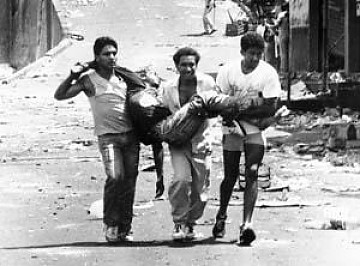 A origem da violência popular contra a classe política se manifesta como ódio de classe com a Rebelião do Caracazo, em 1989. - Foto:wiki