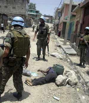 Brasil es cómplice de una ocupación militar cuyo modelo de estabilidad mantiene las estructuras céntricas en su lugar y no abrir margen para la contestación.   - Foto:Passa Palavra