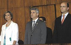 Na direita Yeda, no centro-direita Záchia e na ponta mais à direita, com pretensões ultra-liberais, o vice Feijó. Abaixo da runha, o Rio Grande e seu déficit estrutural.

 - Foto: