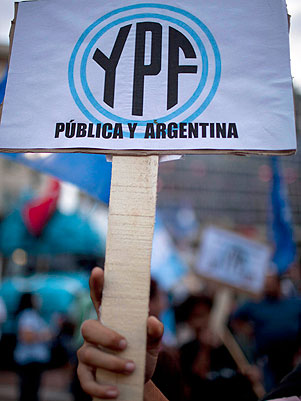 Mais do que uma ação de governo, a estatização da YPF representa a soberania do povo argentino sobre o capital estrangeiro. - Foto:Terra