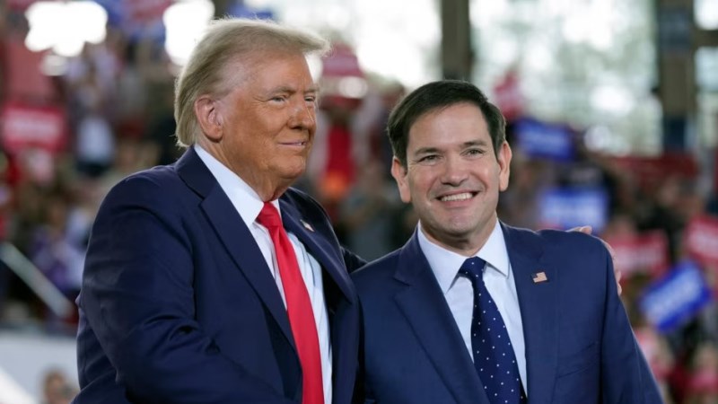 O secretário de Estado será Marco Rubio, filho de imigrantes cubanos e ele próprio criado entre a Florida e Nevada (Las Vegas).